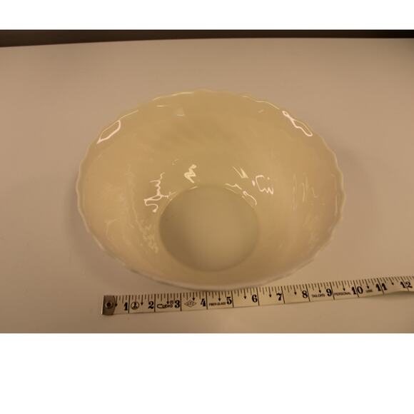 VTG Arcopal Milk Glass Serving Floral Bowl Victoria Patt France 10" Scalloped - Picture 5 of 6